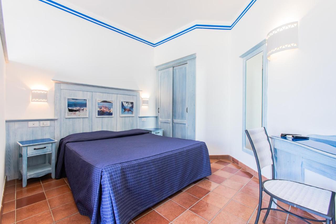 Resort Cala La Luna Favignana Bagian luar foto